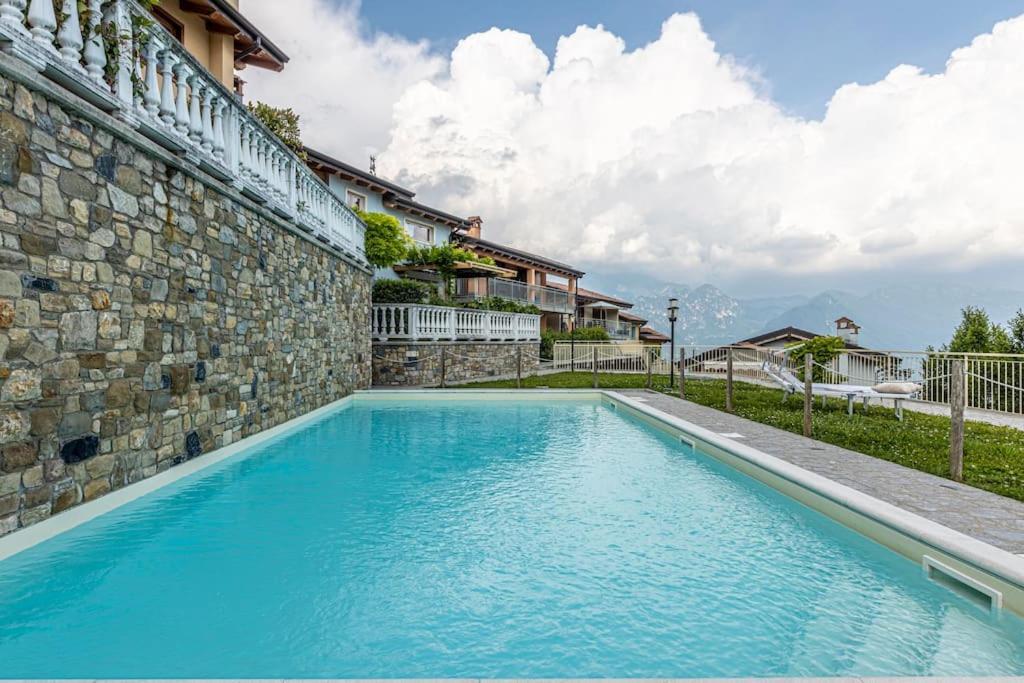 La Dolce Vita - Vista Lago E Piscina Parzanica Экстерьер фото
